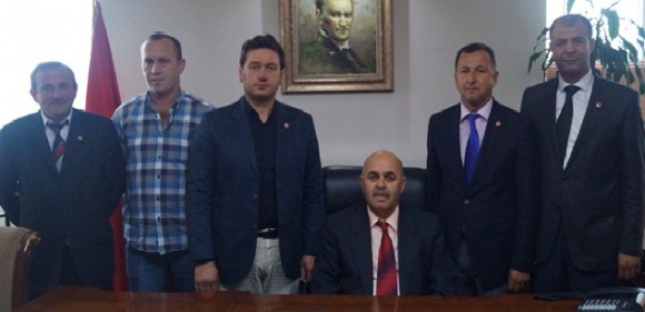 Arnavutköy Muhtarlar Derneği Yönetimi Kaymakamı Ziyaret Etti