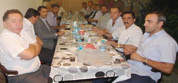 Arnavutköy Muhtarları Birlikte İftar Yaptı